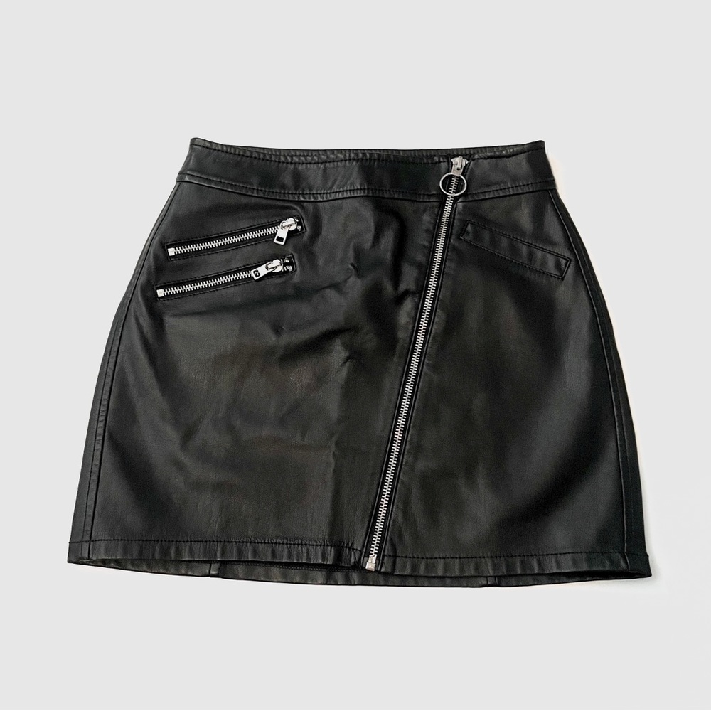 Express Mini Faux Leather Skirt with Zipper Details Size 00